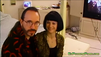 Ed Powers Kysser Og Knepper Nona Mejone I Retro Porno