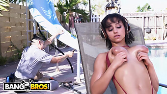 Obrovské Prsia Marilyn Mansion Sú Stredobodom Pozornosti V Tomto Videu Hot Bangbros