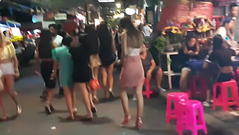 En Sammanställning Av De Bästa Attraktionerna På Pattaya Walking Street, Thailand