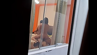 출장중 몰래카메라에 걸린 친구의 부정