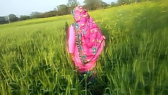 Desi Indian Wife'S Outdoor Sex Adventure In A Village Setting