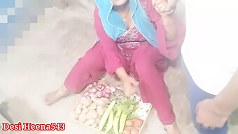 Desi Housewife Caught Cheating With Vegetable Vendor In Explicit Hindi Dialogue