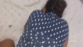 Sinhala Aunty'S Tight Pussy Gets Pounded In A Room