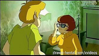 Scooby Doo Hentai นําเสนอความอยากทางทวารหนักของ Velma ที่เนิร์ด