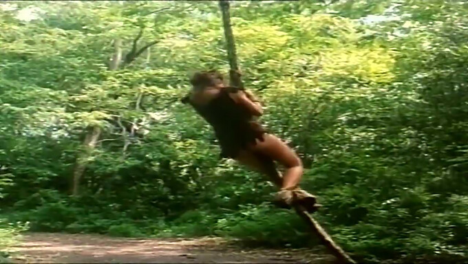 Tarzan X: Filem lucah retro Itali dalam definisi tinggi