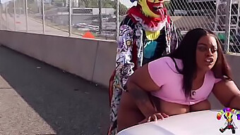 Gibby The Clown Engages In Public Sex With A Voluptuous Woman On A Popular Highway In Atlanta